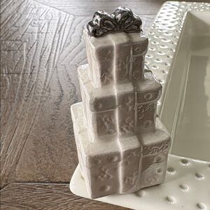 Nora Fleming Iridescent Pearlized White/Silver Bow Present Stack Wedding NF Mark